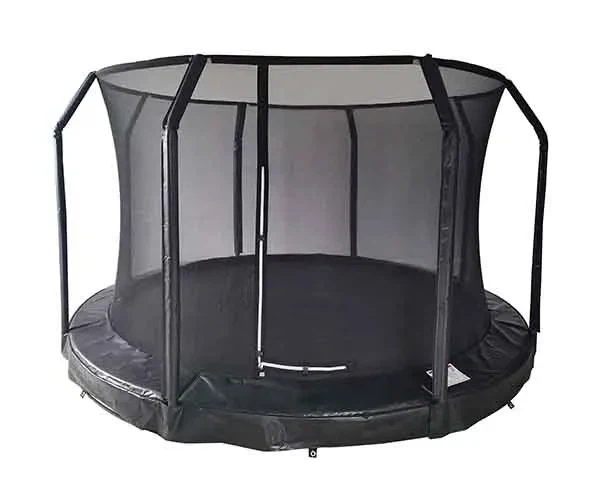 v talnem trampolinu z ohišjem