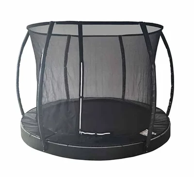 Zunanji trampolin na ravni tal